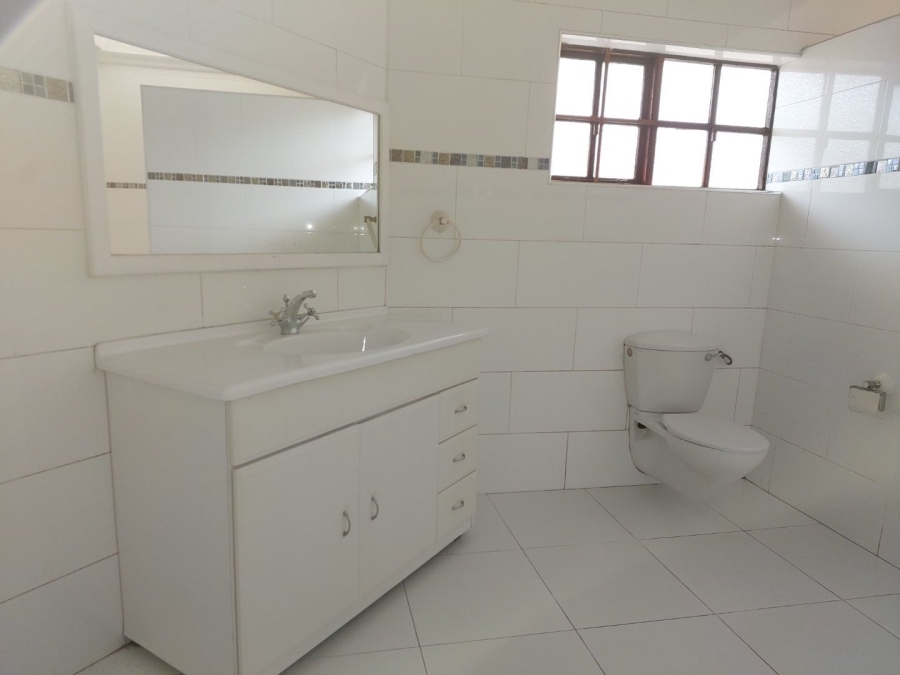 3 Bedroom Property for Sale in Uitenhage Upper Central Eastern Cape